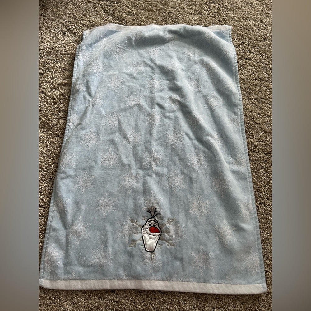 Disney Frozen Olaf Hand Towel